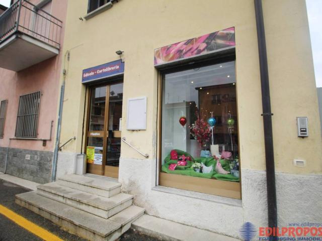 Locale Commerciale in vendita a Lazzate, Lombardia