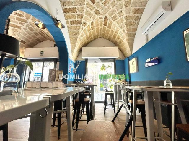 Locale Commerciale in vendita a Puglia, Lecce