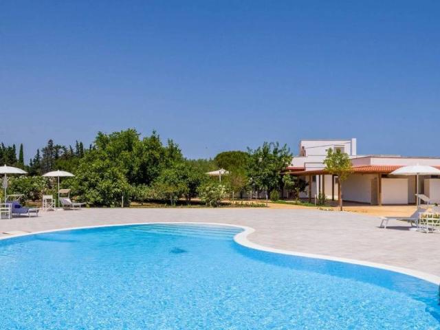 Locale Commerciale in vendita a Puglia, Lecce