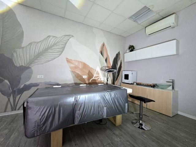 Locale Commerciale in vendita a Legnago, Veneto