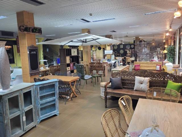 Locale Commerciale in vendita a Legnago, Veneto