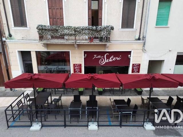 Locale Commerciale in vendita a Legnago, Veneto