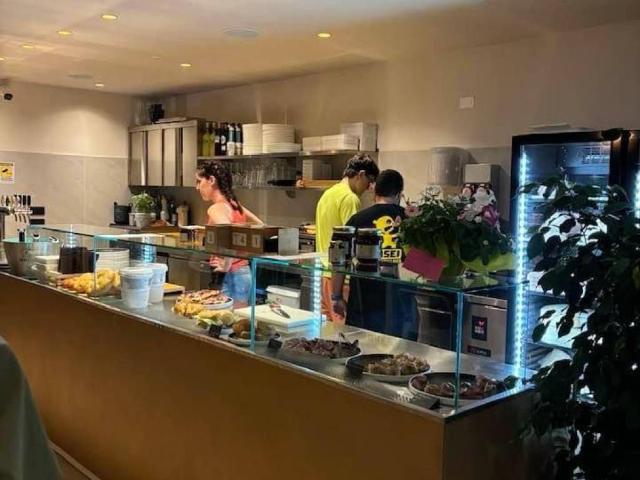 Locale Commerciale in vendita a Lignano Pineta