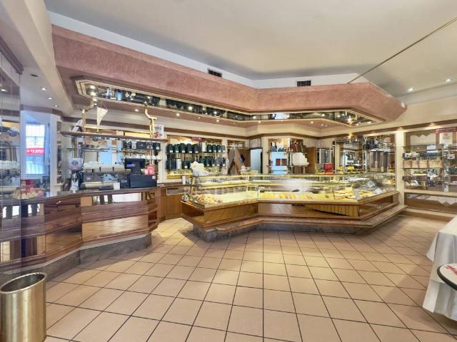 Locale Commerciale in vendita a Cascina Convenio, Lissone