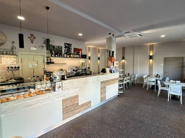 Locale Commerciale in vendita a Bareggia, Lissone