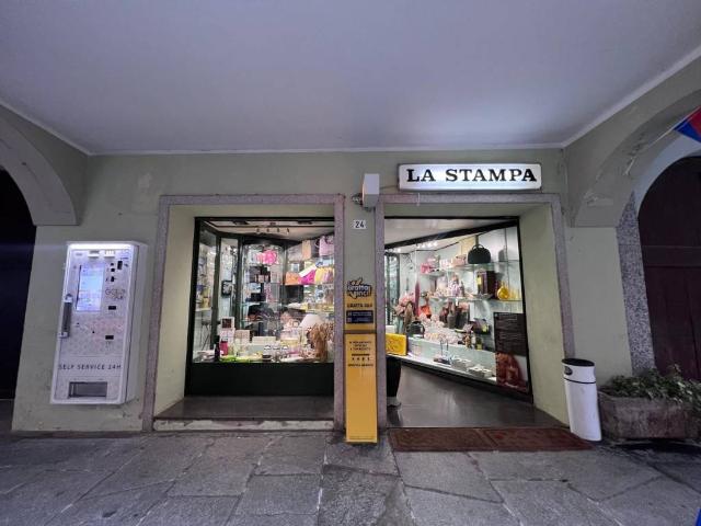 Locale Commerciale in vendita a Piemonte, Vercelli