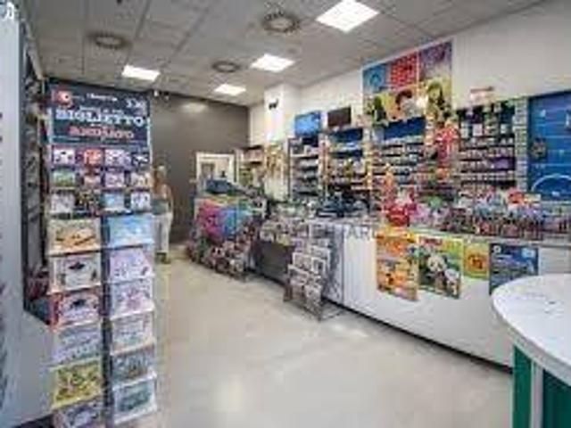 Locale Commerciale in vendita a Livorno