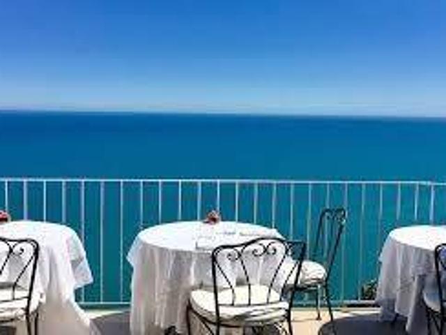 Locale Commerciale in vendita a Livorno