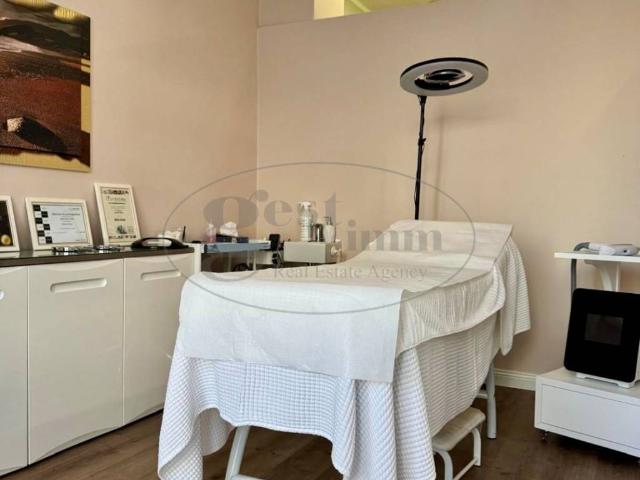 Locale Commerciale in vendita a Livorno