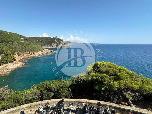 Locale Commerciale in vendita a Livorno