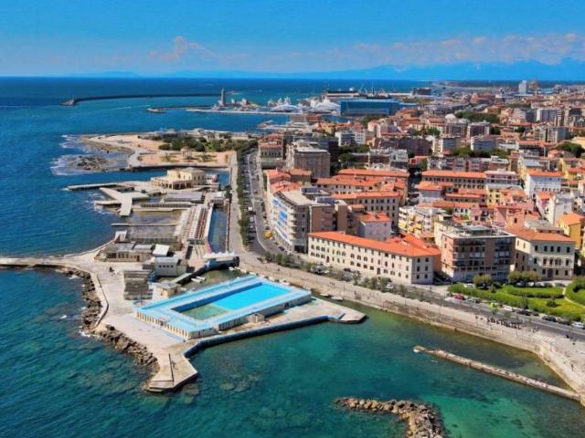 Locale Commerciale in vendita a Livorno