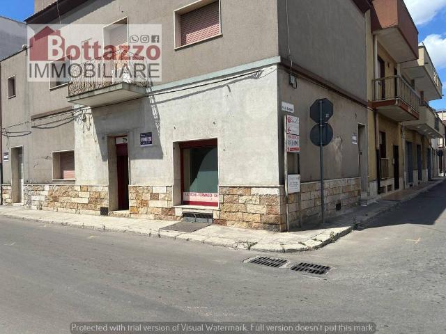 Locale Commerciale in vendita a Puglia, Taranto