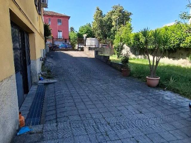 Locale Commerciale in vendita a Revellino, Lodi
