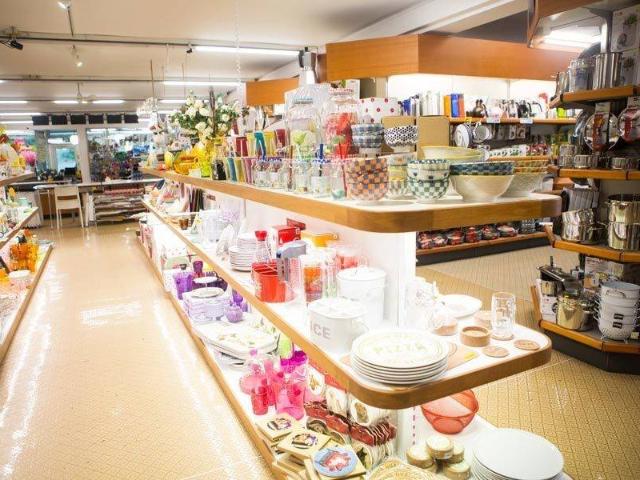 Locale Commerciale in vendita a San Concordio, Bagni Di Lucca Ponte