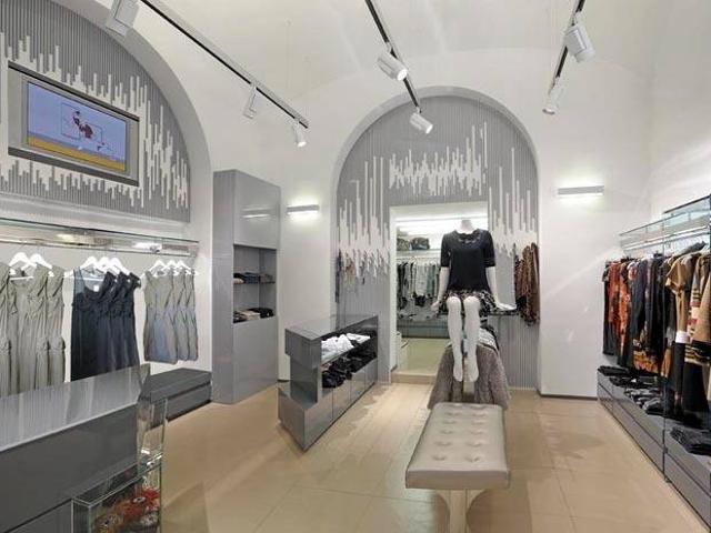 Locale Commerciale in vendita a San Concordio, Bagni Di Lucca Ponte