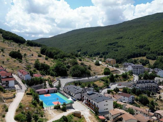 Locale Commerciale in vendita a Lucoli