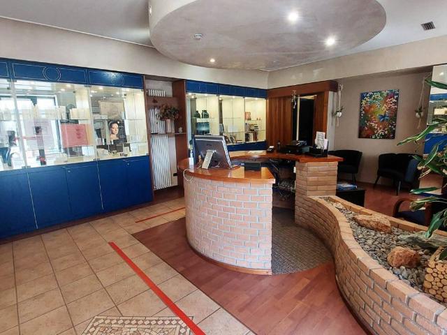 Locale Commerciale in vendita a Comunità Montana Valli del Verbano, Luino