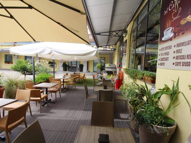 Locale Commerciale in vendita a Comunità Montana Valli del Verbano, Luino