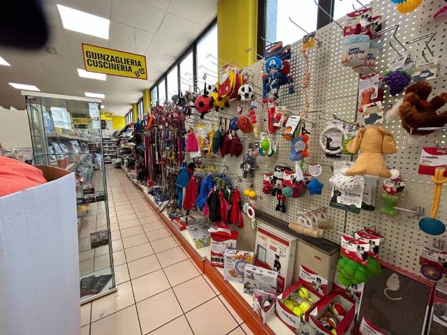 Locale Commerciale in vendita a Comunità montana della valle Trompia, Lumezzane