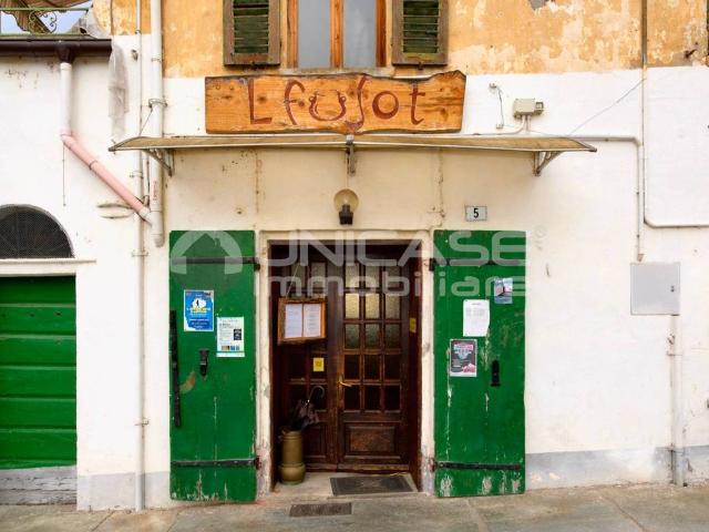 Locale Commerciale in vendita a Colletto, Piemonte