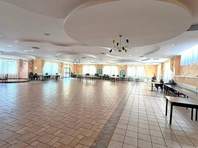 Locale Commerciale in vendita a Macchia Valfortore, Molise