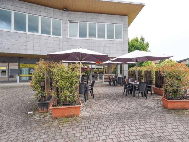 Locale Commerciale in vendita a Madone, Lombardia