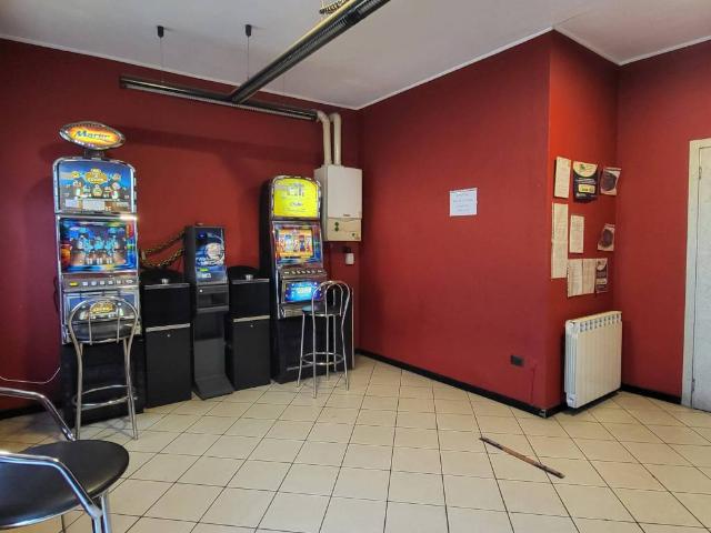 Locale Commerciale in vendita a Magenta, Lombardia