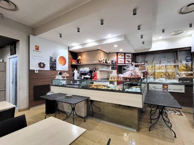Locale Commerciale in vendita a Magenta, Lombardia