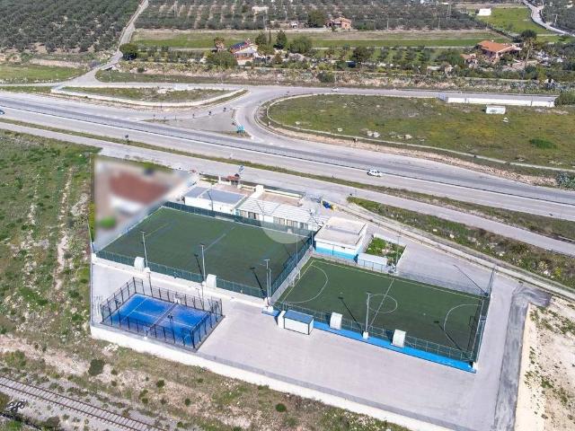 Locale Commerciale in vendita a Quartiere ANAS, Puglia