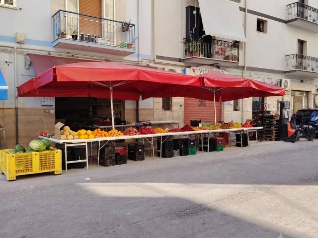 Locale Commerciale in vendita a Siponto, Puglia
