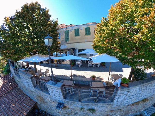 Locale Commerciale in vendita a Poggio, Marciana