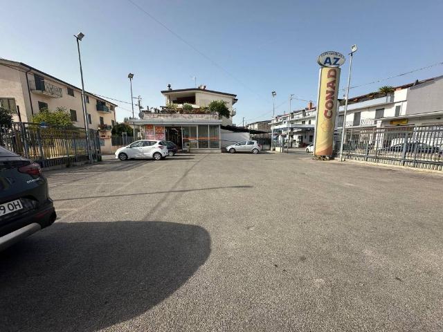 Locale Commerciale in vendita a Miuli, Marigliano