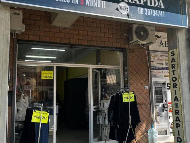 Locale Commerciale in vendita a Roma Capitale, Lazio