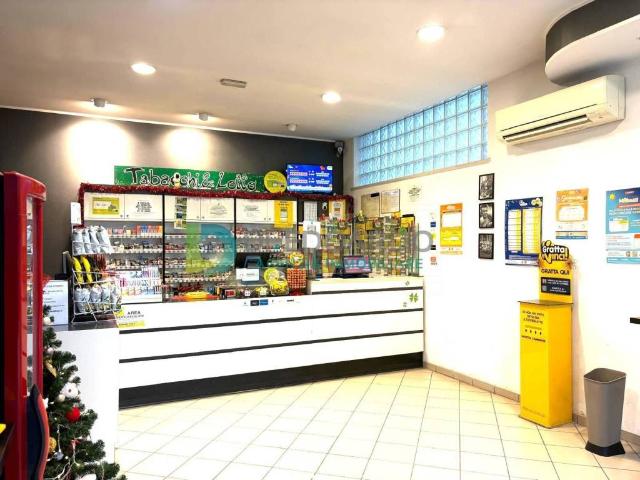 Locale Commerciale in vendita a Unione dei Comuni della Val Vibrata, Martinsicuro