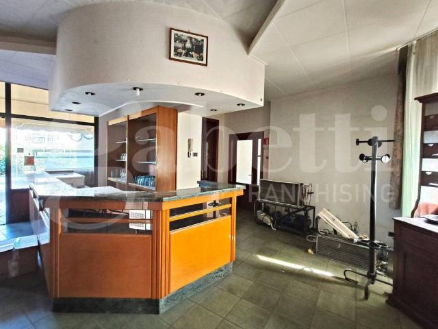 Locale Commerciale in vendita a Colpetrazzo, Umbria