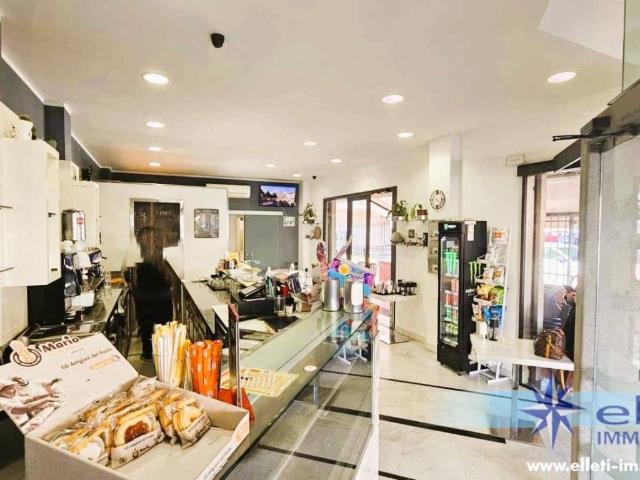 Locale Commerciale in vendita a San Carlo, Marina Di Massa