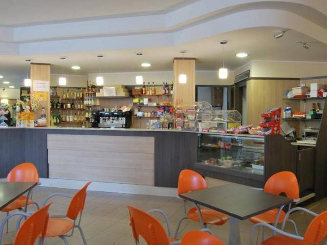 Locale Commerciale in vendita a Massarosa, Toscana