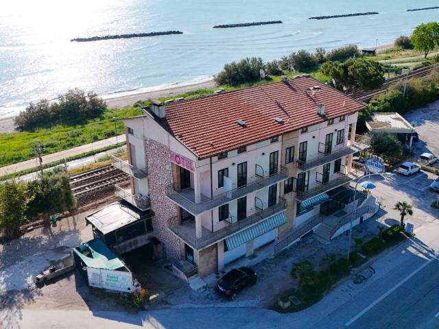 Locale Commerciale in vendita a Marche, Ascoli Piceno
