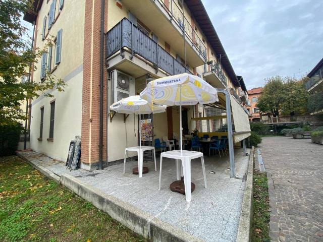 Locale Commerciale in vendita a Meda, Monza e della Brianza
