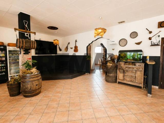 Locale Commerciale in vendita a Mede, Lombardia