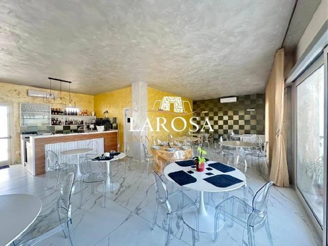 Locale Commerciale in vendita a Puglia, Lecce