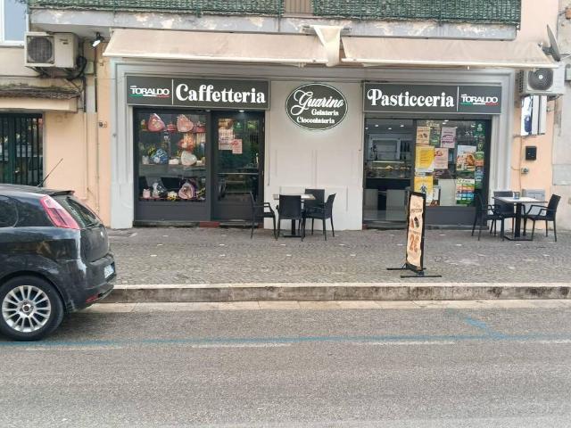 Locale Commerciale in vendita a Rione 219, Melito Di Napoli