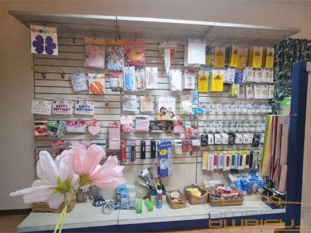 Locale Commerciale in vendita a Novate Brianza, Merate