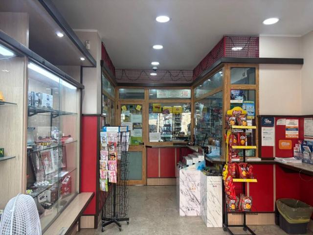 Locale Commerciale in vendita a II Circoscrizione, Messina