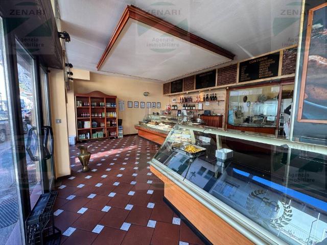 Locale Commerciale in vendita a Comunità Rotaliana-Königsberg, Mezzolombardo