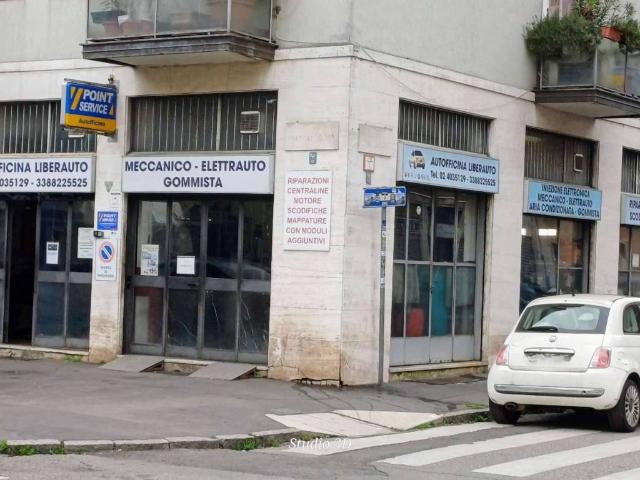 Locale Commerciale in vendita a Municipio 7, Milano