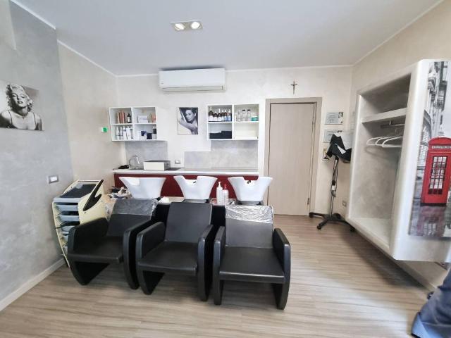 Locale Commerciale in vendita a Concorezzo, Monza-brianza