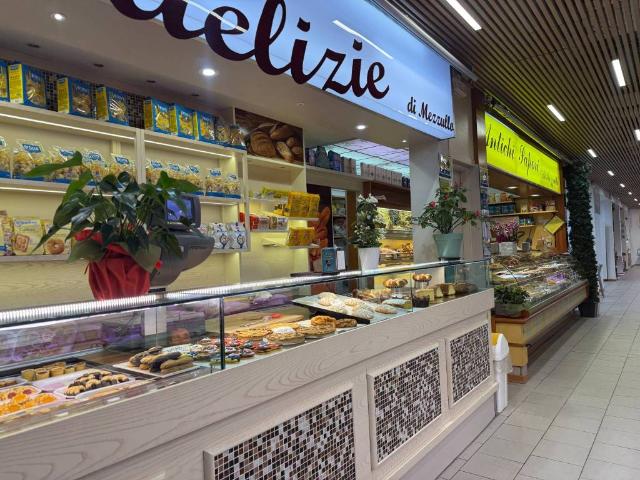 Locale Commerciale in vendita a Municipio 7, Milano