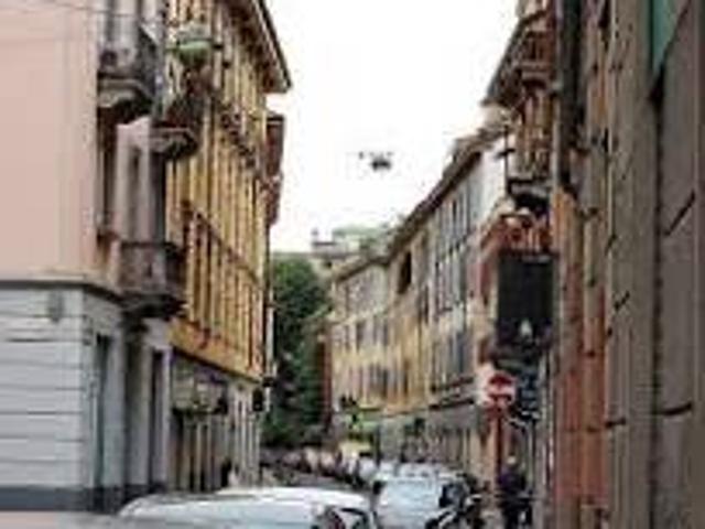 Locale Commerciale in vendita a Municipio 6, Milano