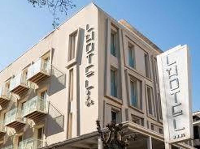 Locale Commerciale in vendita a Municipio 5, Milano